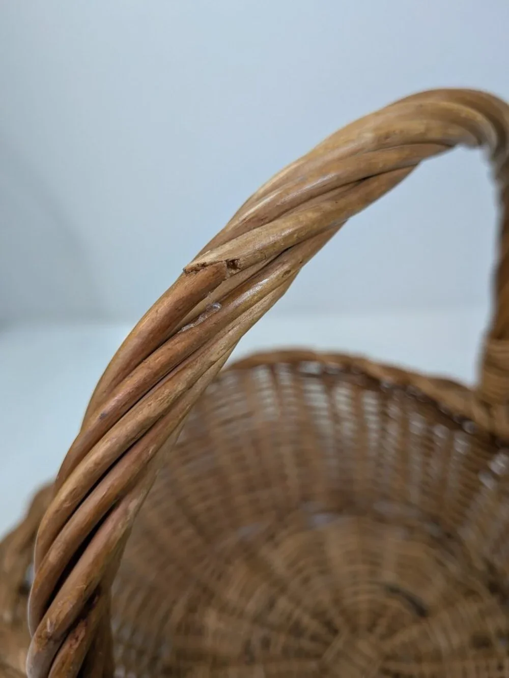 VTG Woven Wicker Basket Braided Rim Overhead Arch Handle Scoop Gathering Trug